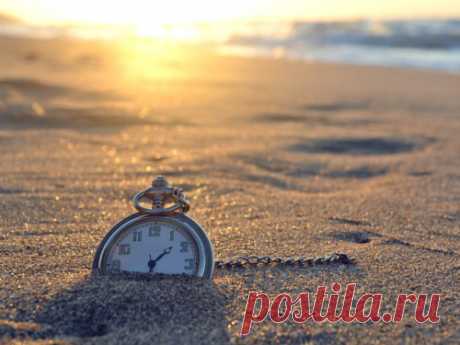 Как Вселенная помогает нам решать проблемы и искать правильный путь в жизни Даже если человек чувствует себя одиноким и брошенным, Вселенная не оставляет его ни на секунду. Ее помощь скрытая, поэтому она корректирует наш путь странными событиями и скрытыми подсказками. Эксперты сайта dailyhoro.ru расскажут, какими могут быть эти тайные знаки.