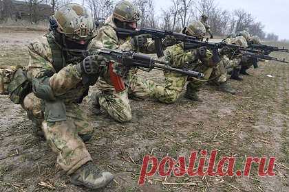 Назван решающий фактор в противостоянии российских и украинских вооруженных сил. Военный эксперт Алексей Леонков заявил, что решающим фактором в противостоянии вооруженных сил России и Украины являются не технические характеристики вооружений, а подготовленность военных, их умение обращаться с техникой, действовать слаженно, взаимодействовать с другими группами.
