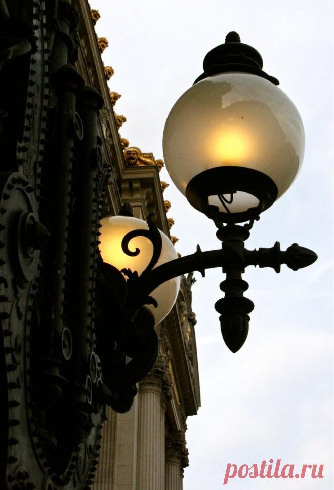 Найдено на сайте paristhroughmylens.blogspot.com.