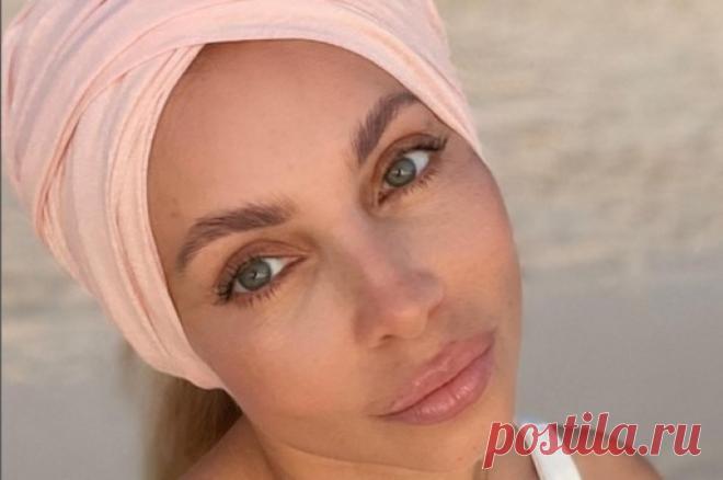 Жена Газманова отдыхает в Мексике вместе с сыном от первого брака с Мавроди. Недавно супруга народного артиста России побывала в фототуре в ЮАР.