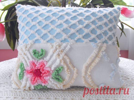 Очень красивые одеяла и подушки в технике синель.Отлично дополняют стиль шебби шик.