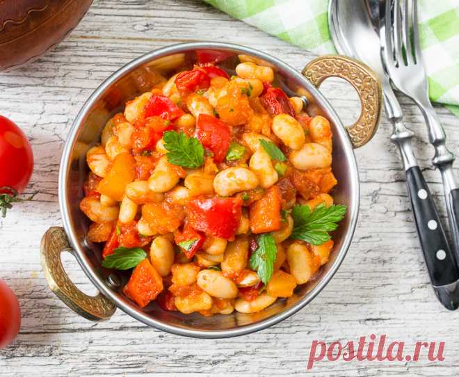 Фасоль в томате с яблоками и перцем на Вкусном Блоге Ну что, мои запасливые – прикупили консервов на волне всеобщего приступа шоппинга? 🙂 А у меня есть для вас очень хороший рецепт с консервированной фасолью. Ну или с просто отварной, если консервов у вас не водится. Это рецепт овощного блюда или гарнира – тут уж как вы сами решите 🙂…