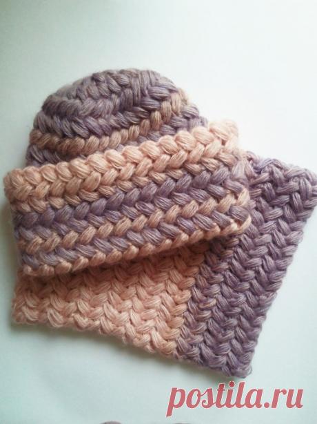 Комплект- шапочка и снуд по мотивам шапочки Светланы Раевой.