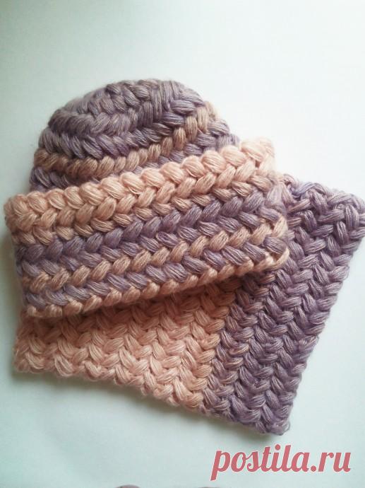 Комплект- шапочка и снуд по мотивам шапочки Светланы Раевой.