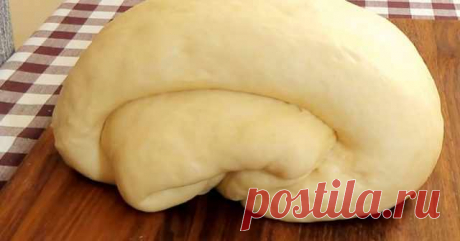 Тесто мягкое, как подушка, благодаря одному простому ингредиенту. Теперь пирожки идеальны, что в духовке, что на сковороде. — Готовим дома