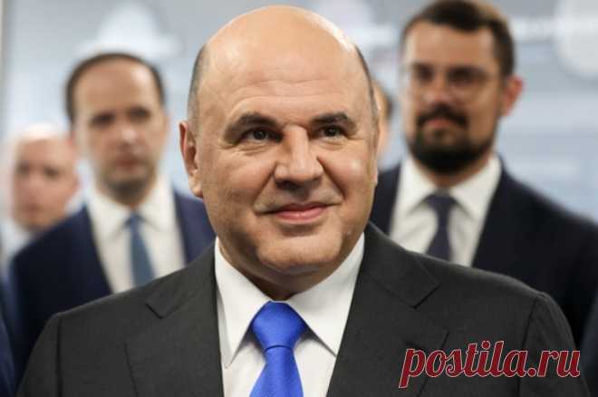 Михаил Мишустин осмотрел экспозицию выставки «Иннопром Казахстан». Экспозицию составили выставки, посвященные машиностроению, судостроению, станкостроению, химической, металлургической, текстильной и авиационной промышленности.