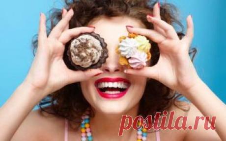 10 сладостей, от которых вас не разнесет Спорим, о некоторых вкусняшках вы даже не думали в контексте ЗОЖ. А зря. Фруктовые чипсы
Начнем с самого простого. С детства мы привыкли к сухофруктам в компотах, но вот о чипсах мамы почему-то забыли...
