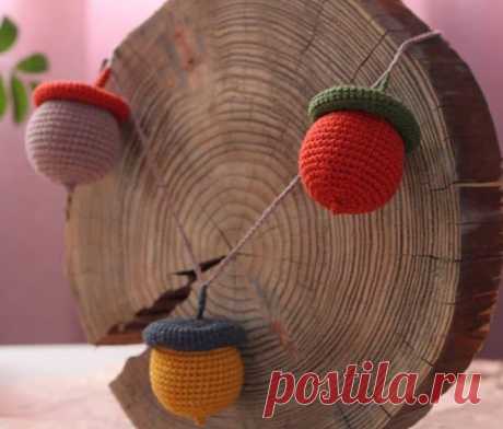 Гирлянда из желудей крючком. Амигуруми схемы и описания. Автор: Wool'n Mood | IRINELY.ART