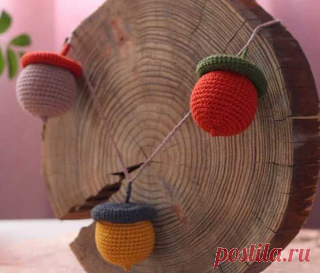 Гирлянда из желудей крючком. Амигуруми схемы и описания. Автор: Wool'n Mood | IRINELY.ART