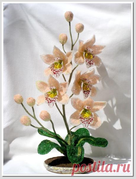 (129) d0684359.jpg (818×1074) | Beaded flowers