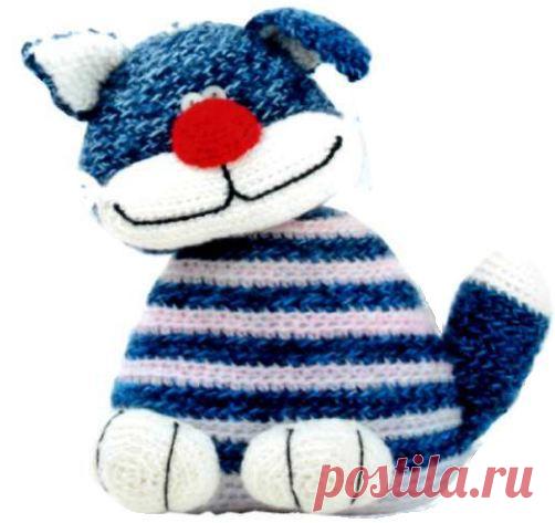 сине белый полосатый кот крючком