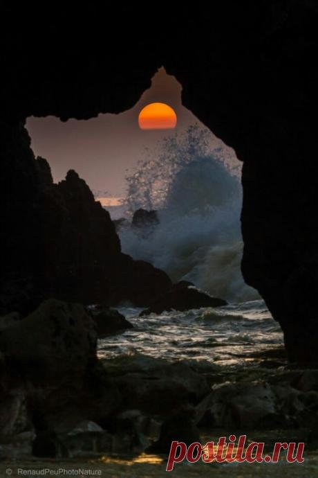 Obsession, letslookingattheworldstuff: Photo by...