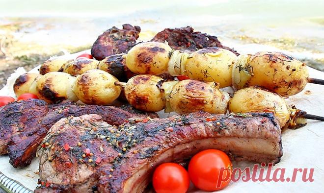 Свиная корейка в остро-чесночном соусе на углях