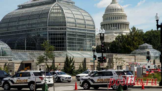В центре столицы США проходит пропалестинская демонстрация. В центре Вашингтона началась манифестация в поддержку Палестины. Об этом сообщает РИА Новости. Десятки демонстрантов около 19:30 (2:30 мск) собрались на на пересечении 16-й и К-стрит. Затем пропалестинские активисты двинулись по ...