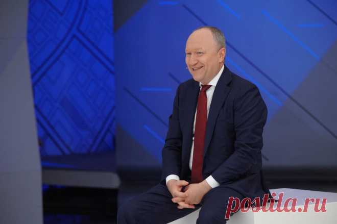 Бочкарев: на станции «Аэропорт Внуково» монтируют многоугольные панели. Готовность архитектурно-отделочных работ в пассажирской зоне станции превысила 60%.