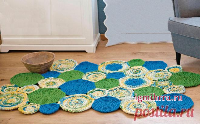 Тепло, мягко и уютно! Яркий коврик из кругов разных расцветок и размеров. Вязание крючком