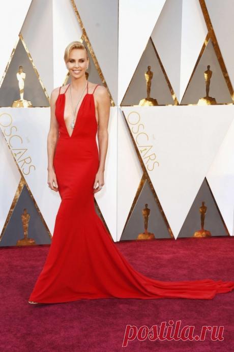 Актриса Шарлиз Терон (Charlize Theron) на церемонии Oscar 2016