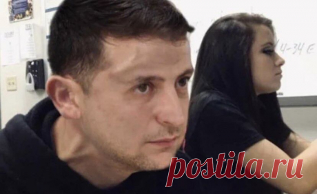 Илон Маск выложил фотожабу с Зеленским. Предприниматель Илон Маск высмеял частые просьбы президента Украины Владимира Зеленского о многомиллиардных грантах на продолжение военных действий с помощью мема. На своей странице в социальной сети X Маск опубликовал популярный мем, лицо ...