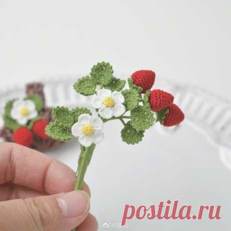 Клубничка. Крючок.