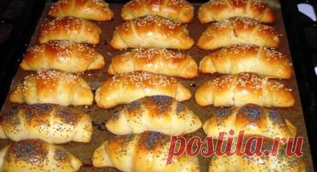 Простой рецепт вкусных домашних рогаликов на кефире Рогалики по этому рецепту готовятся очень просто и всегда получаются вкусно. Для...