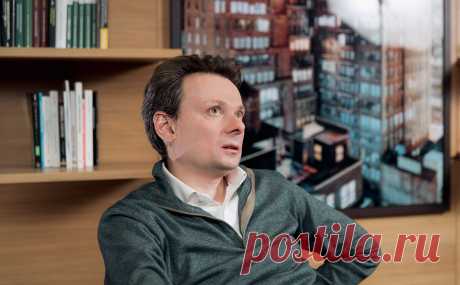 Глава Райффайзенбанка — РБК: «Уходят те, у кого не получается бизнес». Председатель правления Райффайзенбанка Сергей Монин в интервью РБК рассказал, почему иностранные банки могут уходить из России, какими должны быть банковские отделения и что не так с новыми ограничениями на кредитование граждан