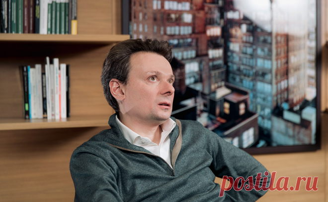 Глава Райффайзенбанка — РБК: «Уходят те, у кого не получается бизнес». Председатель правления Райффайзенбанка Сергей Монин в интервью РБК рассказал, почему иностранные банки могут уходить из России, какими должны быть банковские отделения и что не так с новыми ограничениями на кредитование граждан
