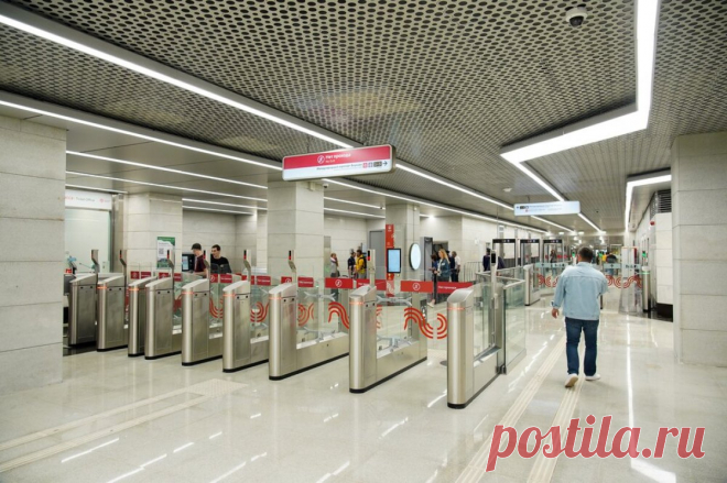 «Пусть сидят дома». Безбилетникам в метро может грозить тюрьма. Москвичи ежедневно становятся «входным билетом» в метро для зайцев, пробегающих через турникет вслед за оплатившим проезд. Но самостоятельных попыток поставить зайца на место быть не может, предупредили aif.ru эксперты.