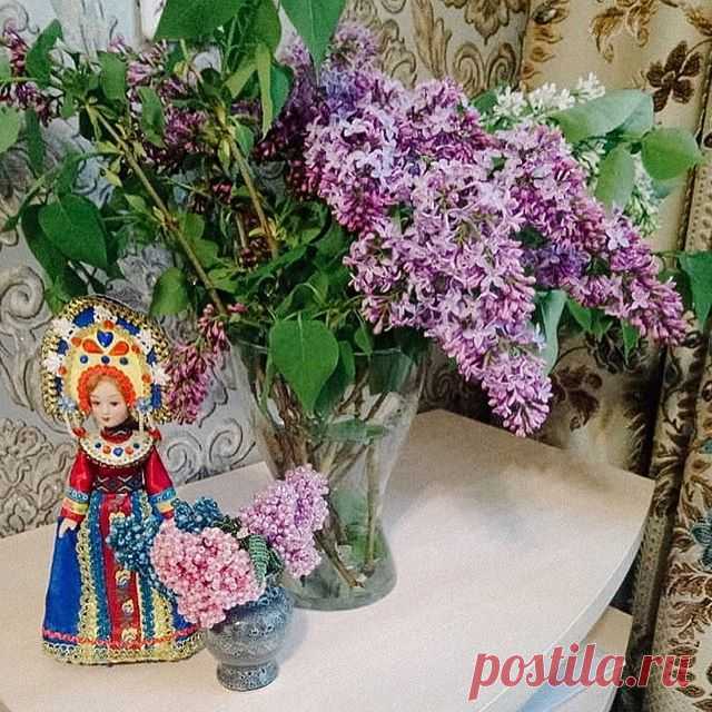 Photo by Обожаю Быть Женщиной on May 19, 2020. На изображении может находиться: 1 человек, цветок и растение