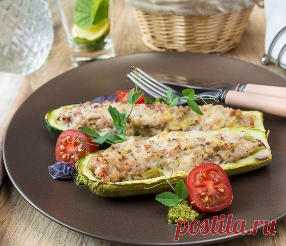 КАБАЧКИ, ФАРШИРОВАННЫЕ КУРИЦЕЙ - Рецепты с фото Рецепт КАБАЧКИ, ФАРШИРОВАННЫЕ КУРИЦЕЙ, Яйца фаршированные, Рецепты вторых блюд