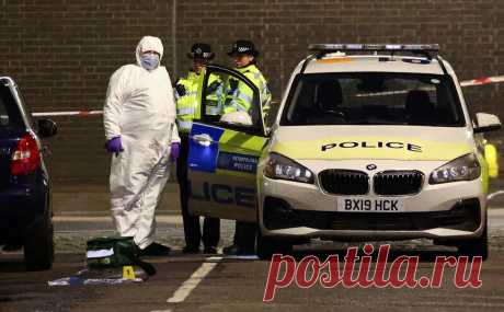 В центре Лондона неизвестные открыли стрельбу возле церкви. Три женщины и ребенок доставлены в больницу с огнестрельными ранениями после того, как находившиеся в автомобиле неизвестные открыли срельбу на улице рядом с церковью у вокзала Юстон в центре Лондона, говорится в сообщении Скотланд-Ярд в Twitter.