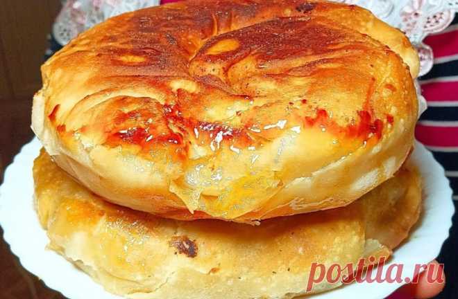 Намного вкуснее Шарлотки. Вертута с яблоками: простой рецепт за 30 минут Для многих вертуты являются неизвестным блюдом, пришедшим из Молдавской кухни. Однако, оказывается, это вполне обычные улитки из теста. Оно представляет собой рулет из пресного теста. Нередко их делают с начинкой, чтобы выпечка была сытнее. Некоторые также путают вертуты с штруделем. Стоит заметить, что выпечка имеет некоторые нюансы приготовления, отличные от штруделя. В качестве начинок для […]