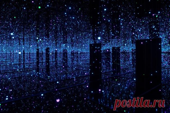 Media Tweets by Tate (@Tate) / Twitter    Зеркальные комнаты бесконечности # YayoiKusama!