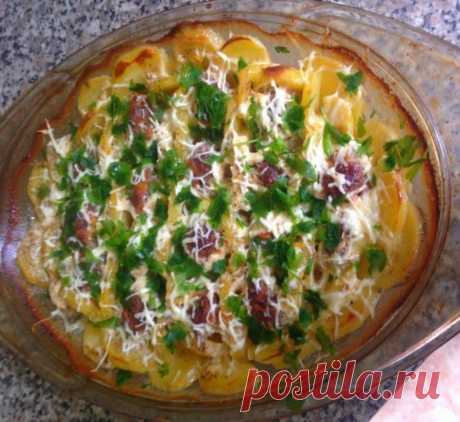 Картофельная Запеканка с Фрикадельками (с мясными шариками) 

Замечательная идея сытного ужина для всей семьи. Приготовление этой ароматной и вкусной запеканки не отнимет у вас много времени и сил. Картофельная запеканка с фрикадельками непременно удивит ваших гостей и родных 

Картофельная запеканка для многих- это такое супер блюдо детства. 
Кому-то её готовила мама, кто-то с теплотой вспоминает детский садик. 

Из разнообразия многих замечательных блюд предлагаю настоящ...