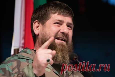 Кадыров высказался об укрепрайонах ВСУ фразой «сыпятся словно карточные домики». Укрепрайоны Вооруженных сил Украины (ВСУ) сыпятся как карточные домики под натиском бойцов чеченских подразделений. Об этом написал глава Чечни Рамзан Кадыров. По словам Кадырова, на передовой есть существенные успехи. «Не стоит сомневаться в боеспособности и профессионализме наших бойцов», — сказал он.