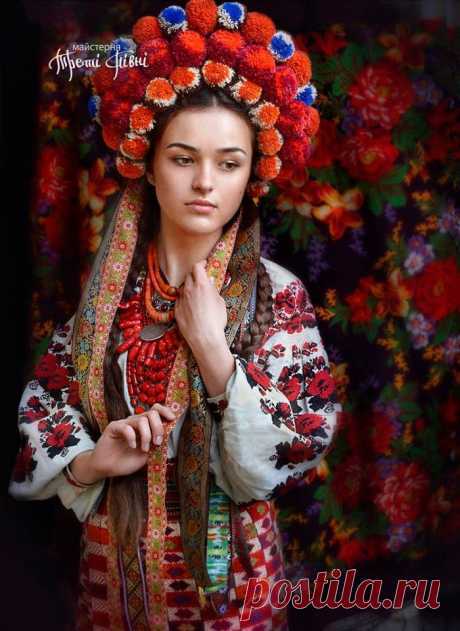 Як українки одягалися на свята понад 100 років тому | в Україні | ВСВІТІ