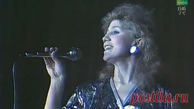 Зухра Шарифуллина - Аккош канат кагына
Зөһрә Шәрифуллина - Аккош канат кагына
С.Ибраһимов көе, М.Гыймәҗетдинов сүзләре