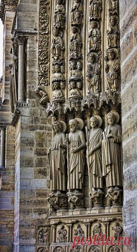 Portion of the Facade of the Notre Dame Cathedral.  Фотографии от пользователя cheryl strahl на flickr  |  Pinterest