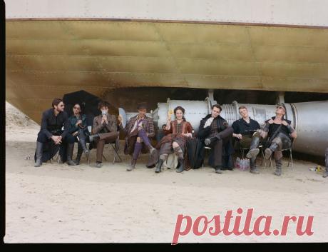 Тень и кость (2023)