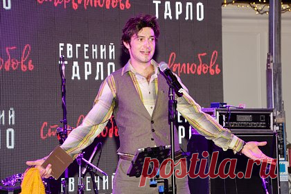 Российский актер попал в больницу с переломом ребер. Российский актер Павел Баршак госпитализирован с переломом ребер и пробитой грудной клеткой после драки. Инцидент произошел около четырех утра, когда в квартиру девушки, с которой отдыхал Баршак, через балкон залез 25-летний Александр Табаков. После драки последний ушел из квартиры тем же путем, что и пришел.
