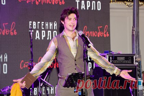 Российский актер попал в больницу с переломом ребер. Российский актер Павел Баршак госпитализирован с переломом ребер и пробитой грудной клеткой после драки. Инцидент произошел около четырех утра, когда в квартиру девушки, с которой отдыхал Баршак, через балкон залез 25-летний Александр Табаков. После драки последний ушел из квартиры тем же путем, что и пришел.