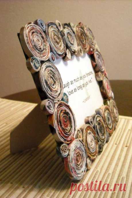 Recycled Magazine Picture Frame - E