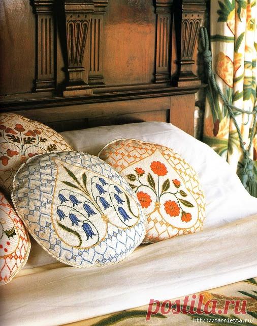 ​Схемы вышивки для круглых подушек 