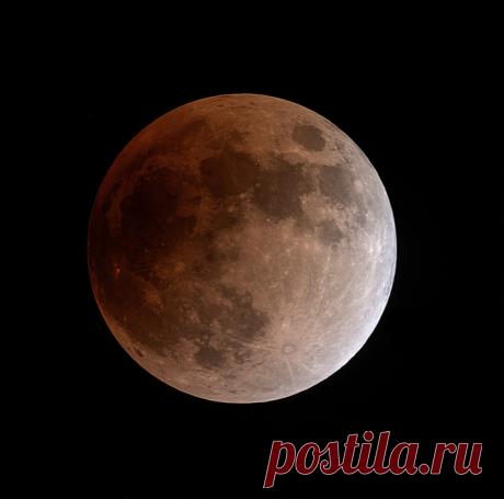 Полное лунное затмение 2018.gif