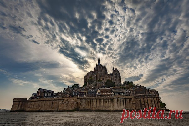 Мон-Сен-Мишель, остров-крепость на северо-западе Франции. Автор фото – АБ: nat-geo.ru/photo/user/296085/