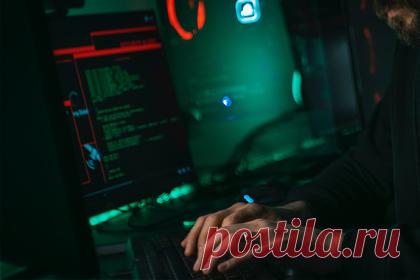 «Русский хакер» оценил перемены в расстановке сил в даркнете. Киберпреступная группировка REvil пропадала на два месяца из соображений безопасности. О реалистичности такого сценария в интервью «Ленте.ру» рассказал пожелавший остаться анонимным русскоязычный хакер. Он также оценил притязания сообщества BlackMatter на лидирующие позиции в даркнете.