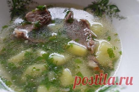 Татьяна Ляшова 
Шулюм из баранины — традиционное первое блюдо казаков. Густой, наваристый мясной суп, в идеале - сваренный на костре. Тем не менее, шулюм приготовленный дома на плите, тоже выходит на славу. 

Вам понадобится: 
Показать полностью…