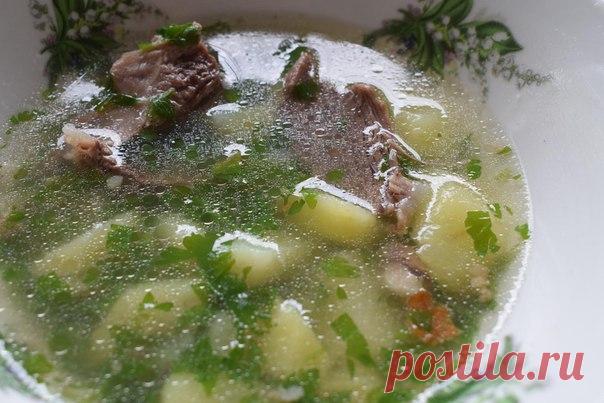 Татьяна Ляшова 
Шулюм из баранины — традиционное первое блюдо казаков. Густой, наваристый мясной суп, в идеале - сваренный на костре. Тем не менее, шулюм приготовленный дома на плите, тоже выходит на славу. 

Вам понадобится: 
Показать полностью…