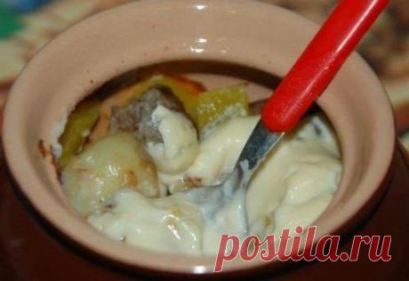 шеф-повар Одноклассники: Картофель с мясным фаршем и плавленым сыром в горшочках