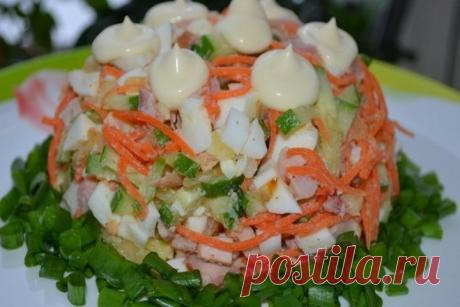 Салат «Шедевр» с копченой курицей, рецепт — Вкусо.ру