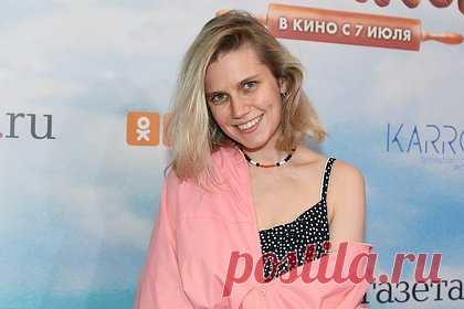 Звезда «Папиных дочек» назвала «Чебурашку» скучным. Российская актриса и звезда «Папиных дочек» Дарья Мельникова оценила фильм «Чебурашка», назвав его скучным. При этом актриса уточнила, что не собирается «хейтить» ленту. Мельникова поделилась, что не любит, когда в кино «все сладенькое и ладненькое». При этом она выделила и плюс картины.